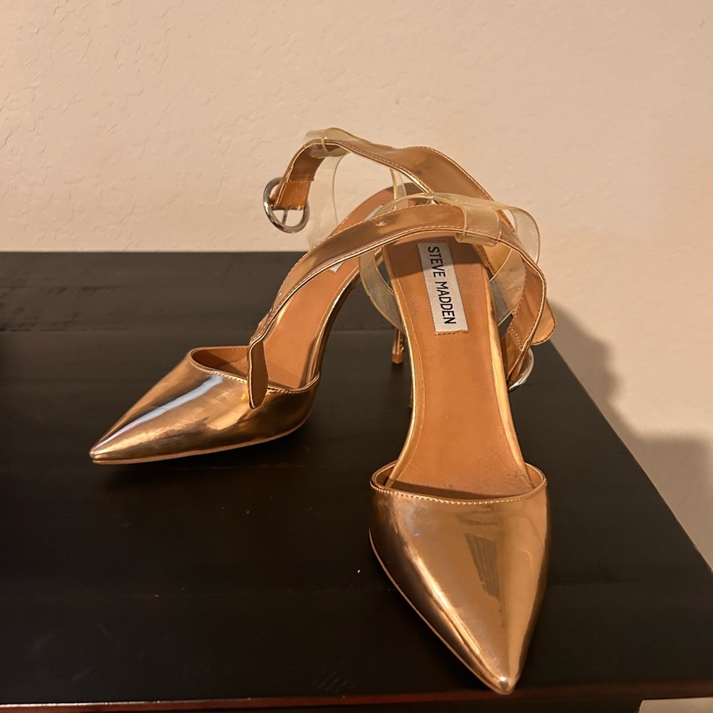 Steve Madden Metallic Gold Pointed Heels